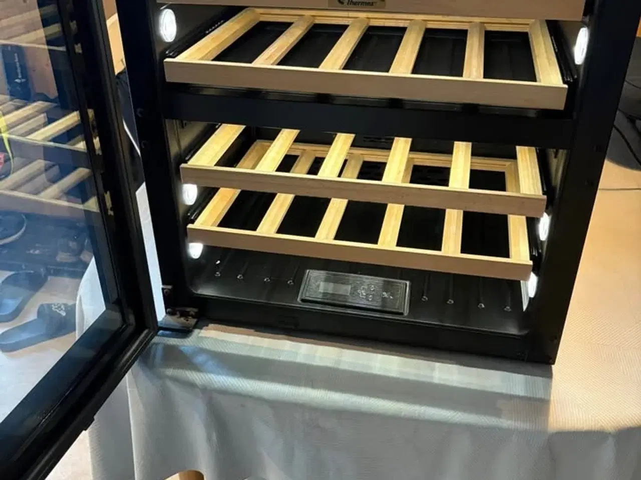 Billede 1 - Super lækkert vinkøleskab