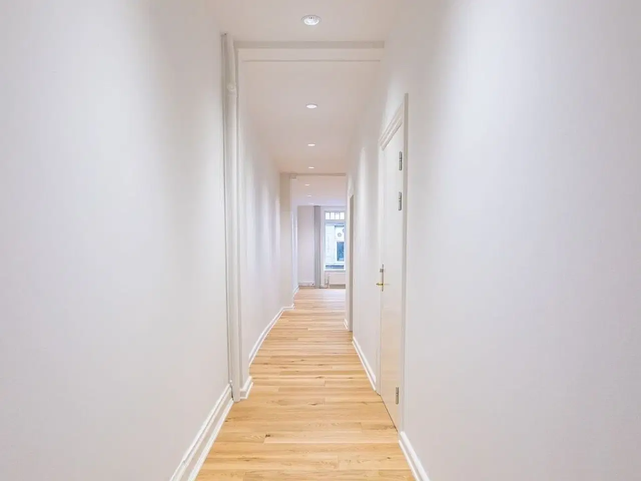 Billede 10 - Lækkert og gennemgribende nyistandsat kontorlejemål på 192 m²