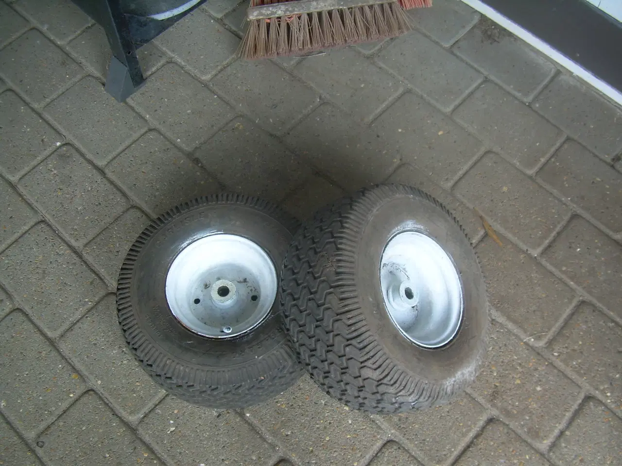 Billede 2 - Hjul til Havetraktor