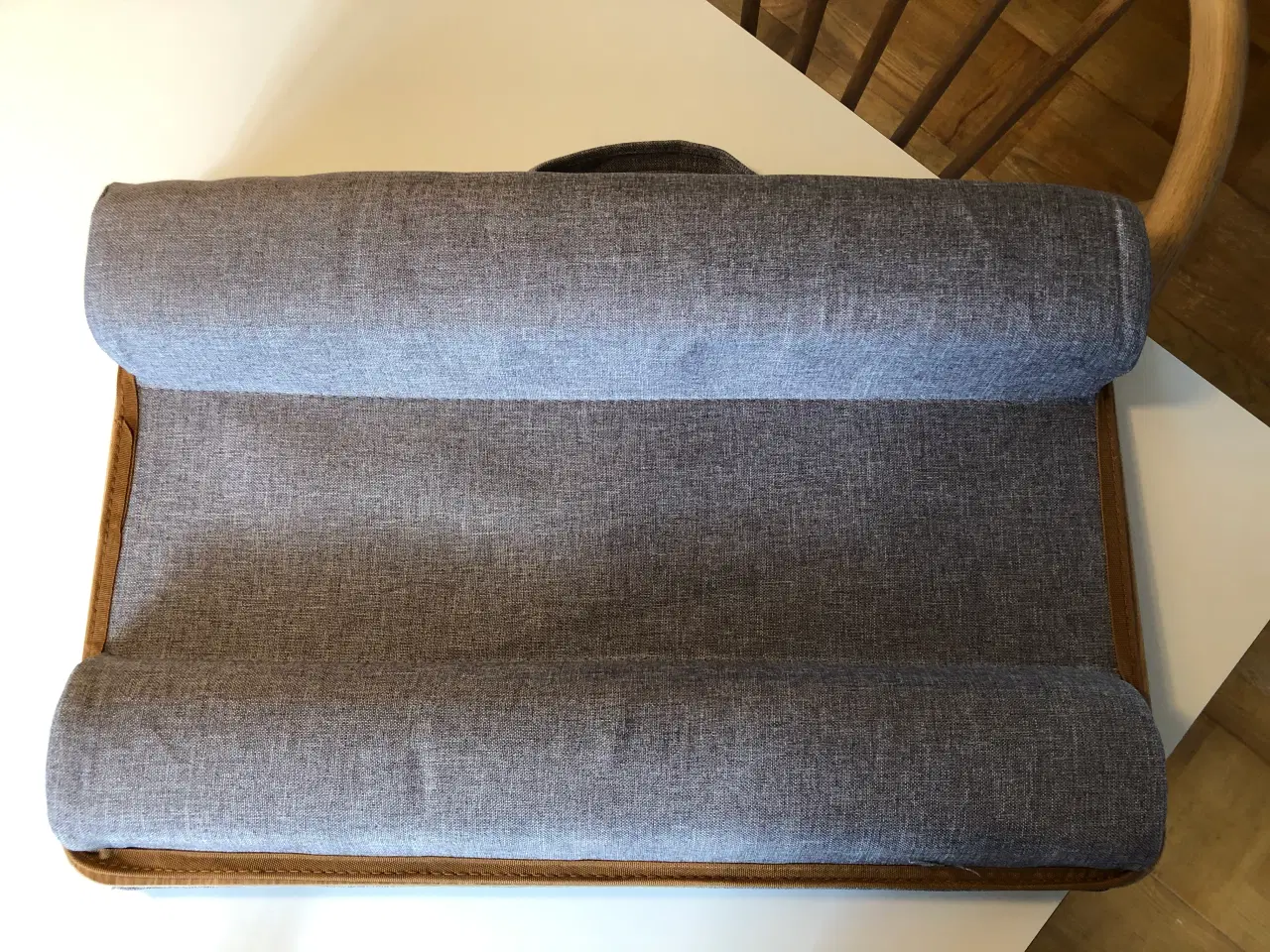 Billede 6 - Laptop bord til knæet, perfekt til bilturen