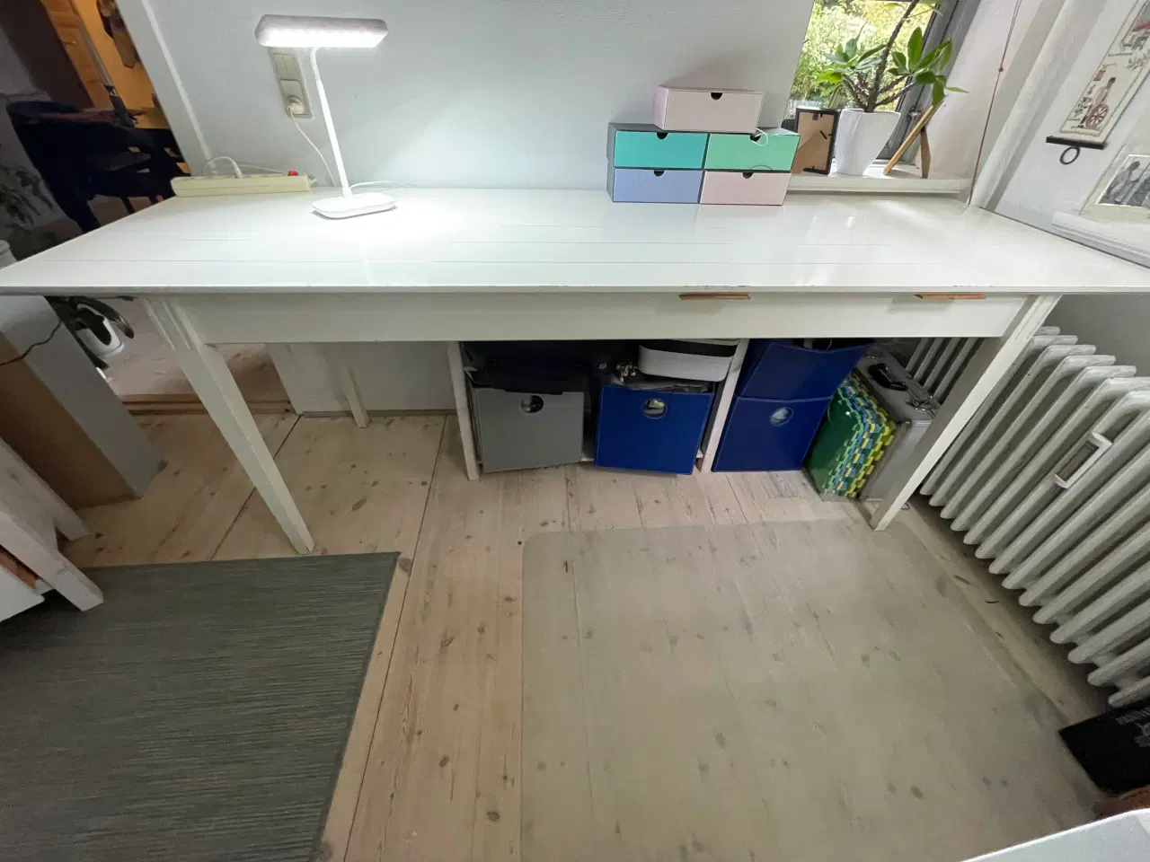 Billede 1 - Hvidmalet træbord