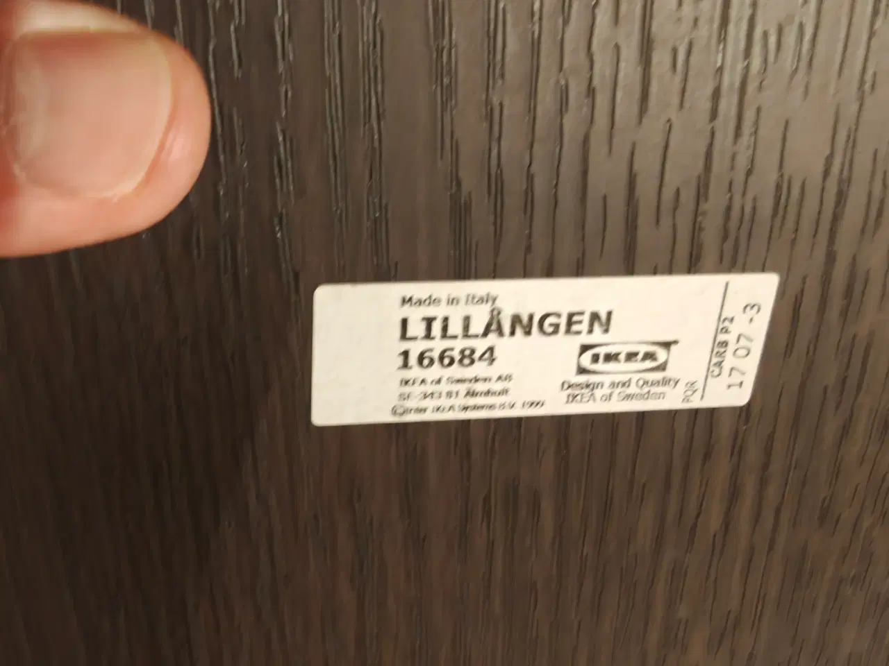 Billede 3 - Badeværelsesskab med glashylder i flot træ