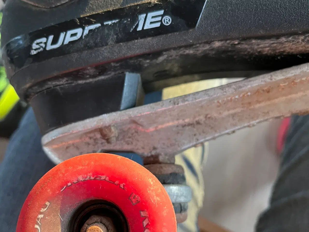 Billede 3 - To par rulleskøjter. Giv bud.