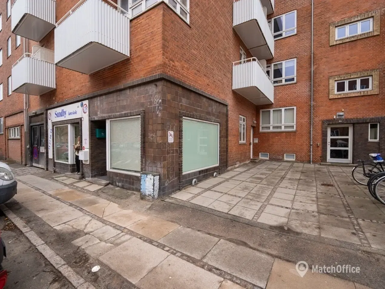 Billede 10 - SÆLGES: Erhvervsandel med hjørneplacering og rummeligt bad – Amager