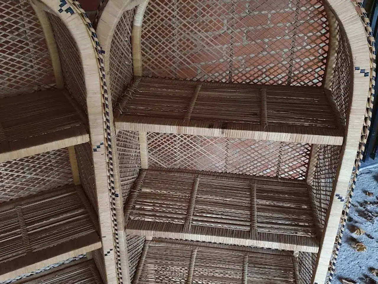 Billede 3 - Reol, rumdeler - i naturfarvet flet - 4 hylder. 