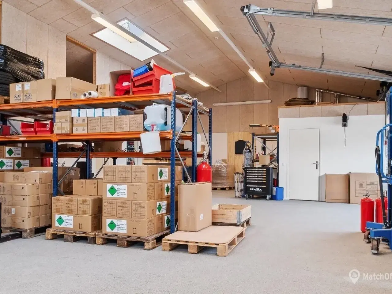 Billede 2 - Lager med port