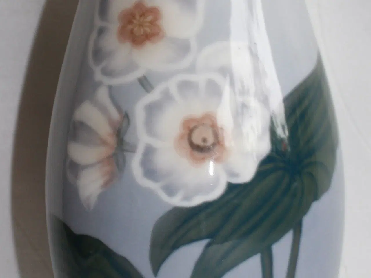 Billede 7 - Vase med blomster fra Bing og Grøndahl