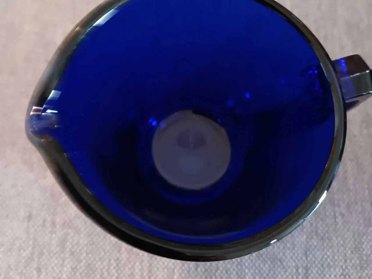 Billede 2 - Flødekande i mørkeblåt glas 