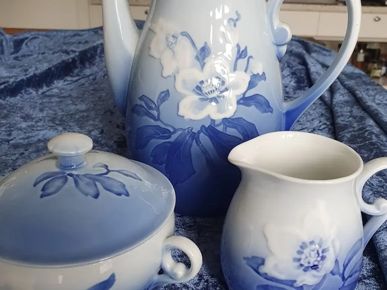Billede 2 - Julerose kaffestel m/kaffekande 