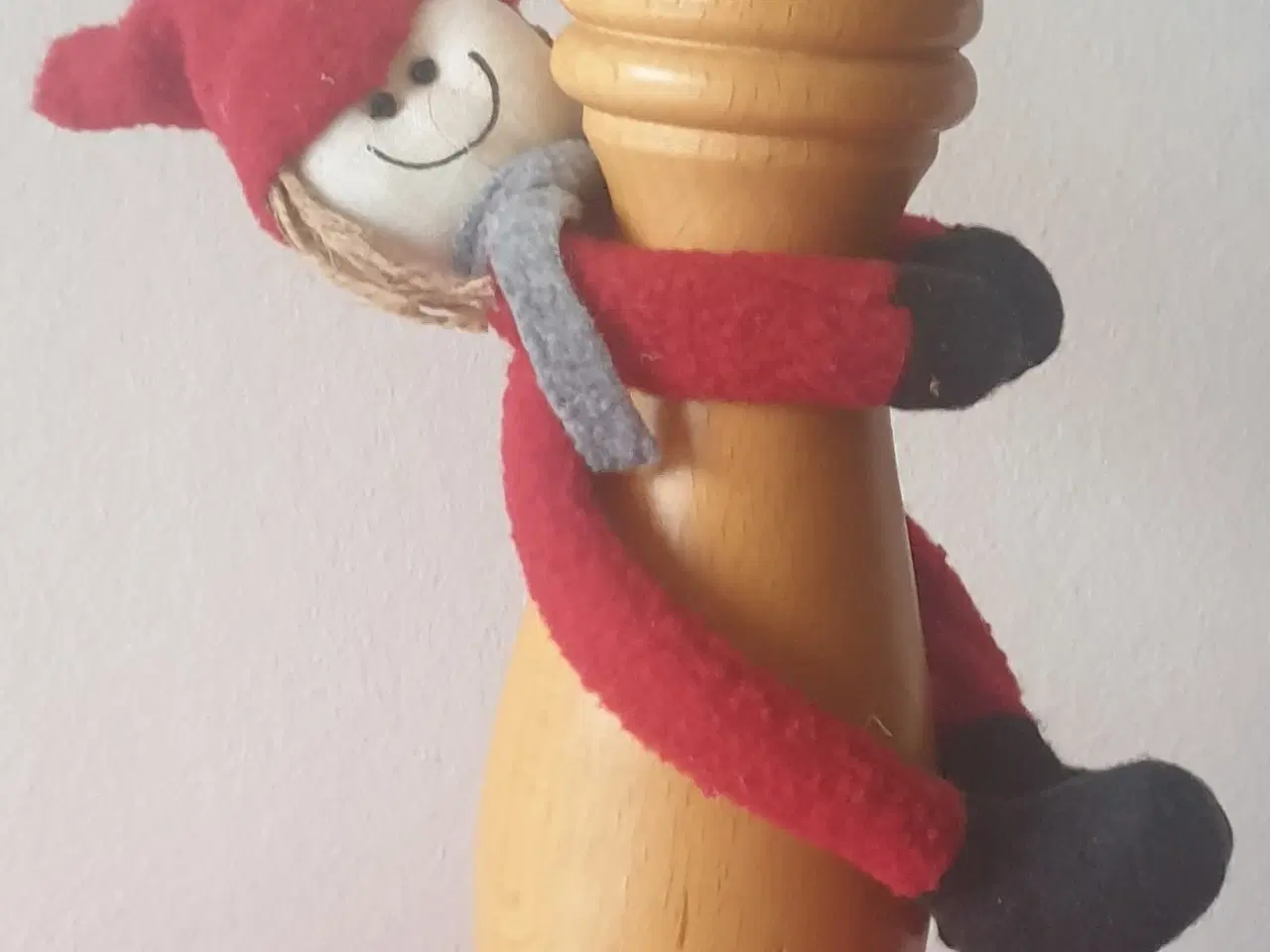 Billede 5 - Nissefamilie med magneter i hænder og fødder. OG: