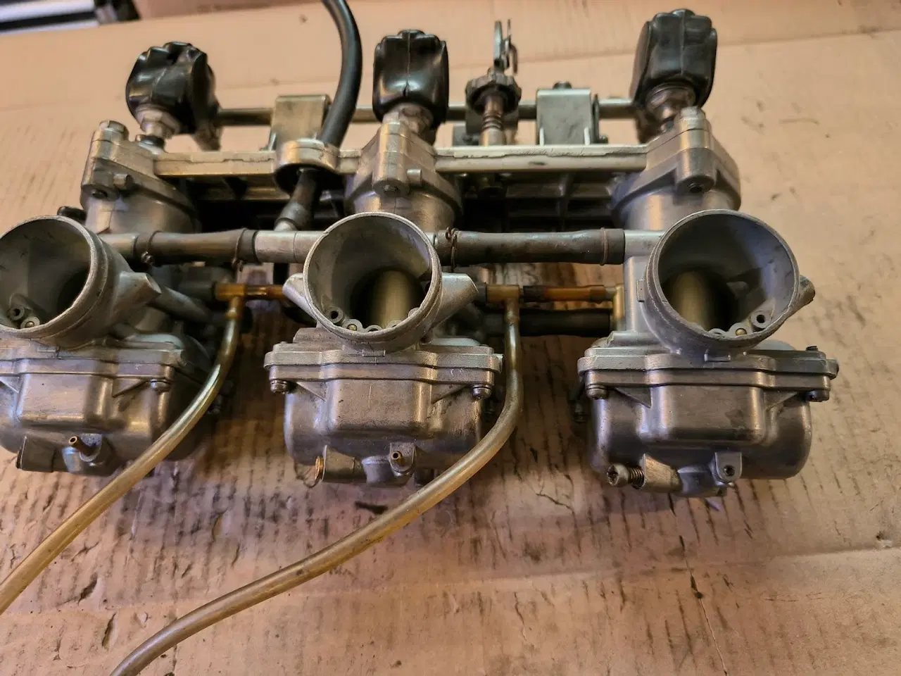 Billede 2 - Suzuki gt 550  Karburatorsæt.