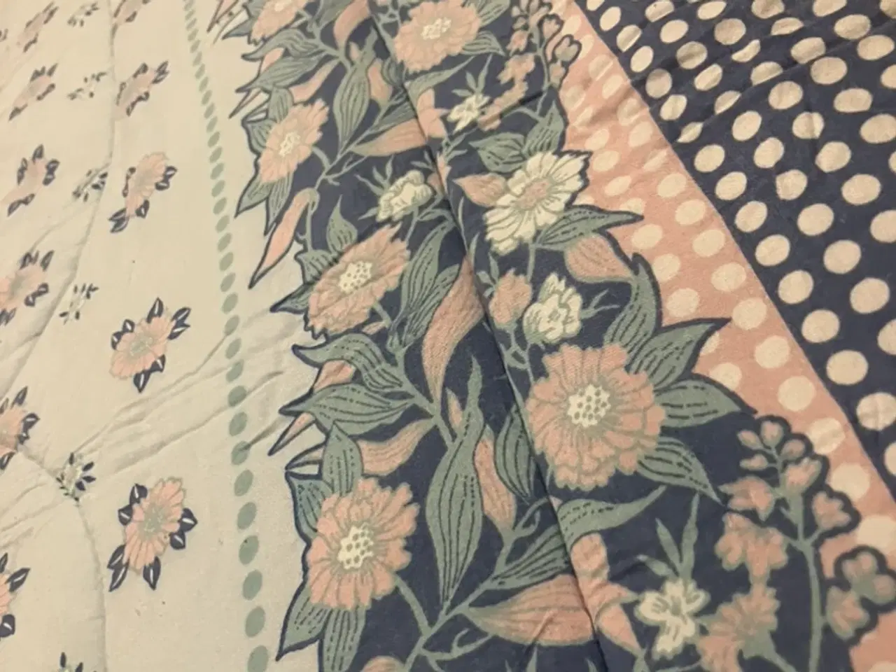 Billede 4 - Skønt retro vattæppe 