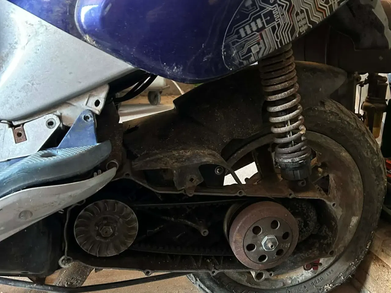 Billede 4 - Aprilla rally lc i dele 