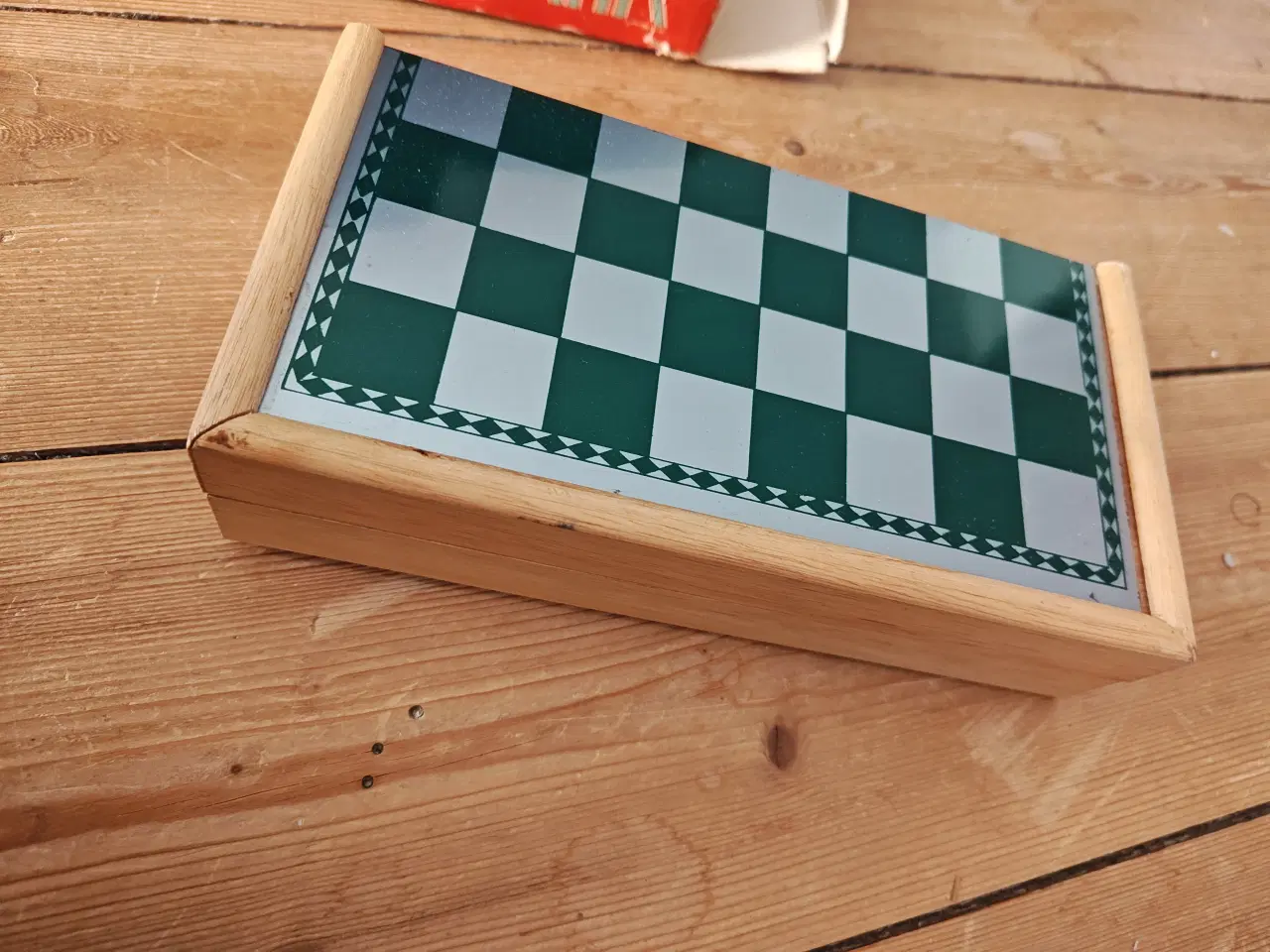 Billede 1 - Skak Brætspil med magneter og magnet luk
