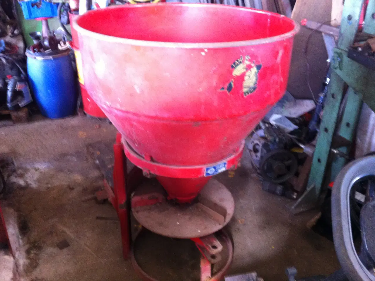 Billede 5 -  Sælges: Velholdt Gødningsspreder Fabrikat Holbæk