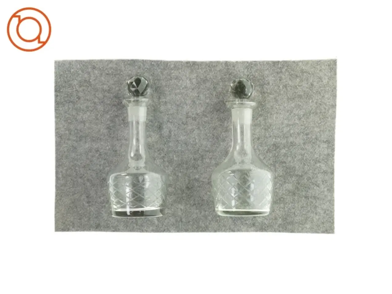 Billede 1 - Karaffel i glas (2 styks) (str. H 20 CM)