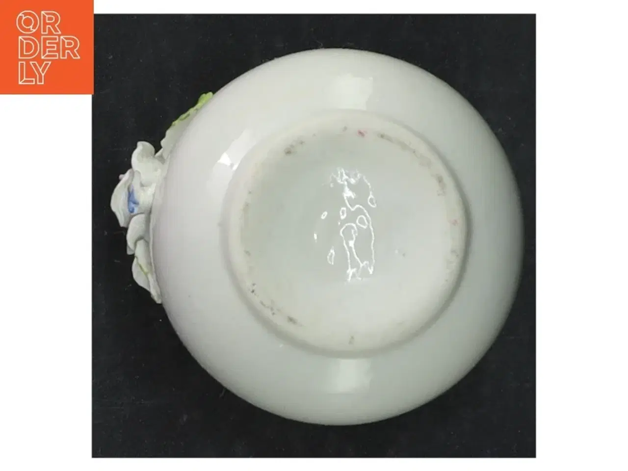 Billede 2 - Porcelænsvase med blomsterdekoration (str. 8 cm ø. 7 cm)