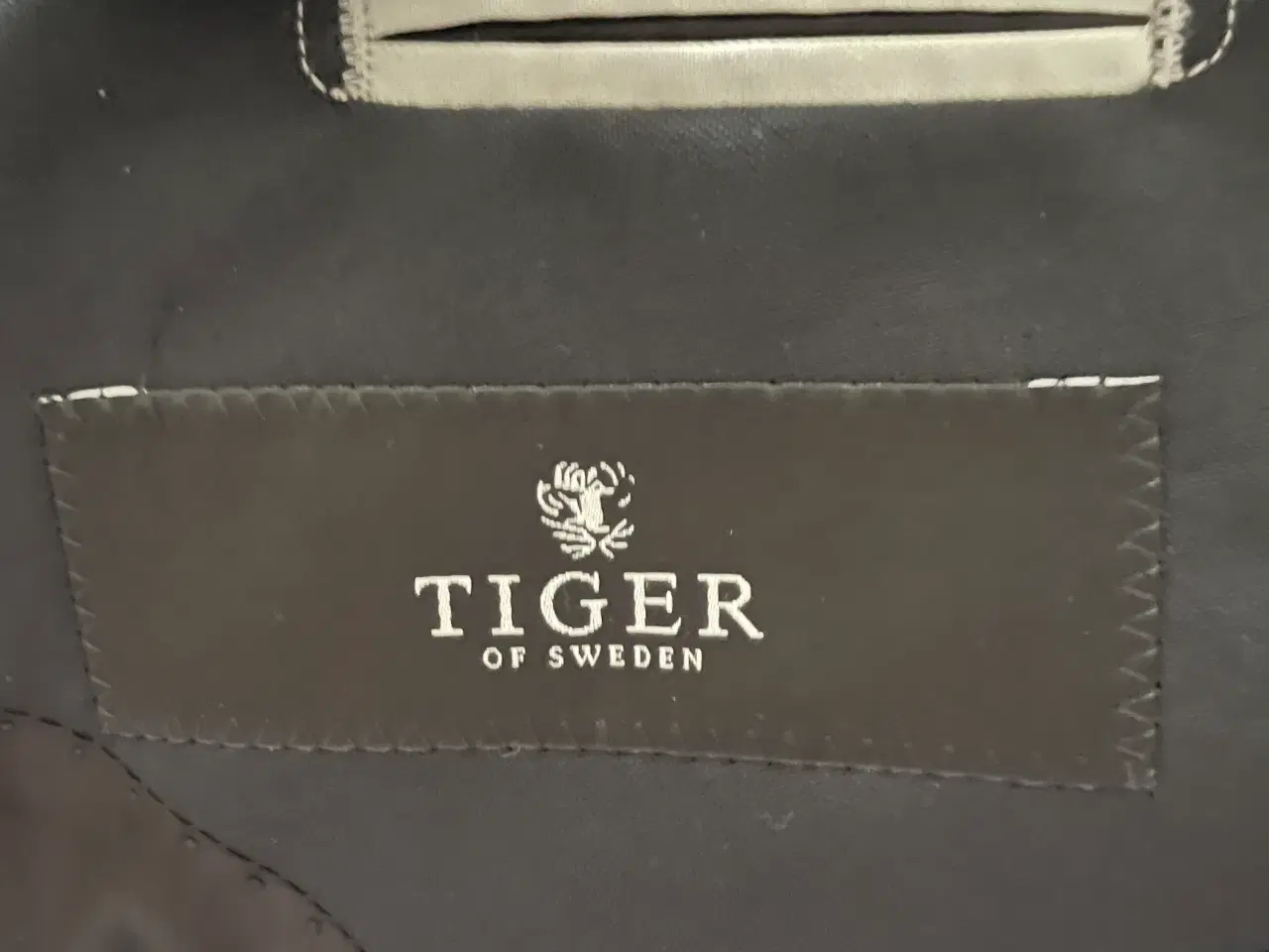 Billede 7 - Jakkesæt habit fra Tiger og sweden sort