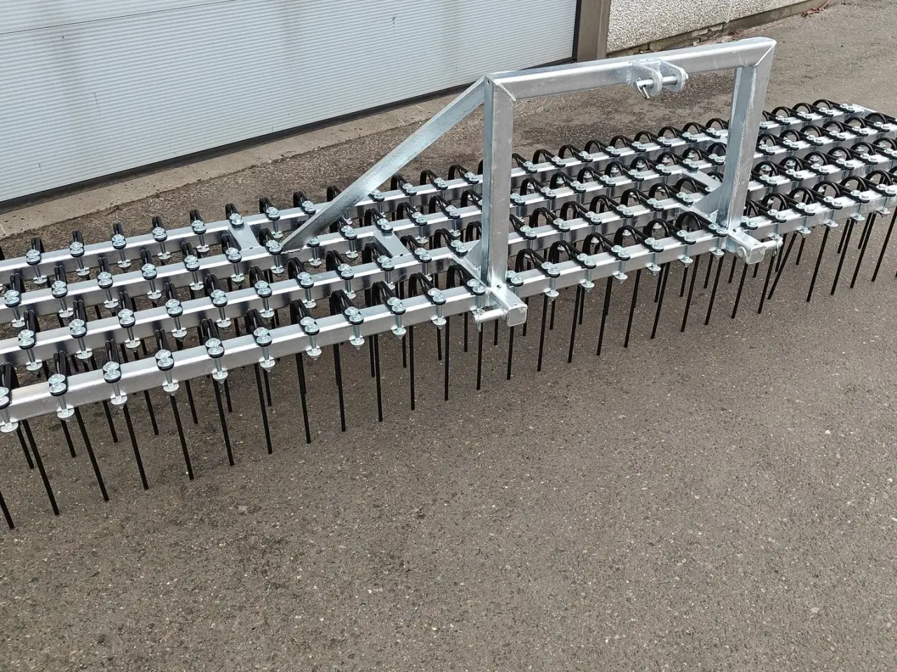 Billede 4 - Anker Bjerre Riven 4-Rækket, 300cm, 3-punkt ophæng Kraftig og effektiv!