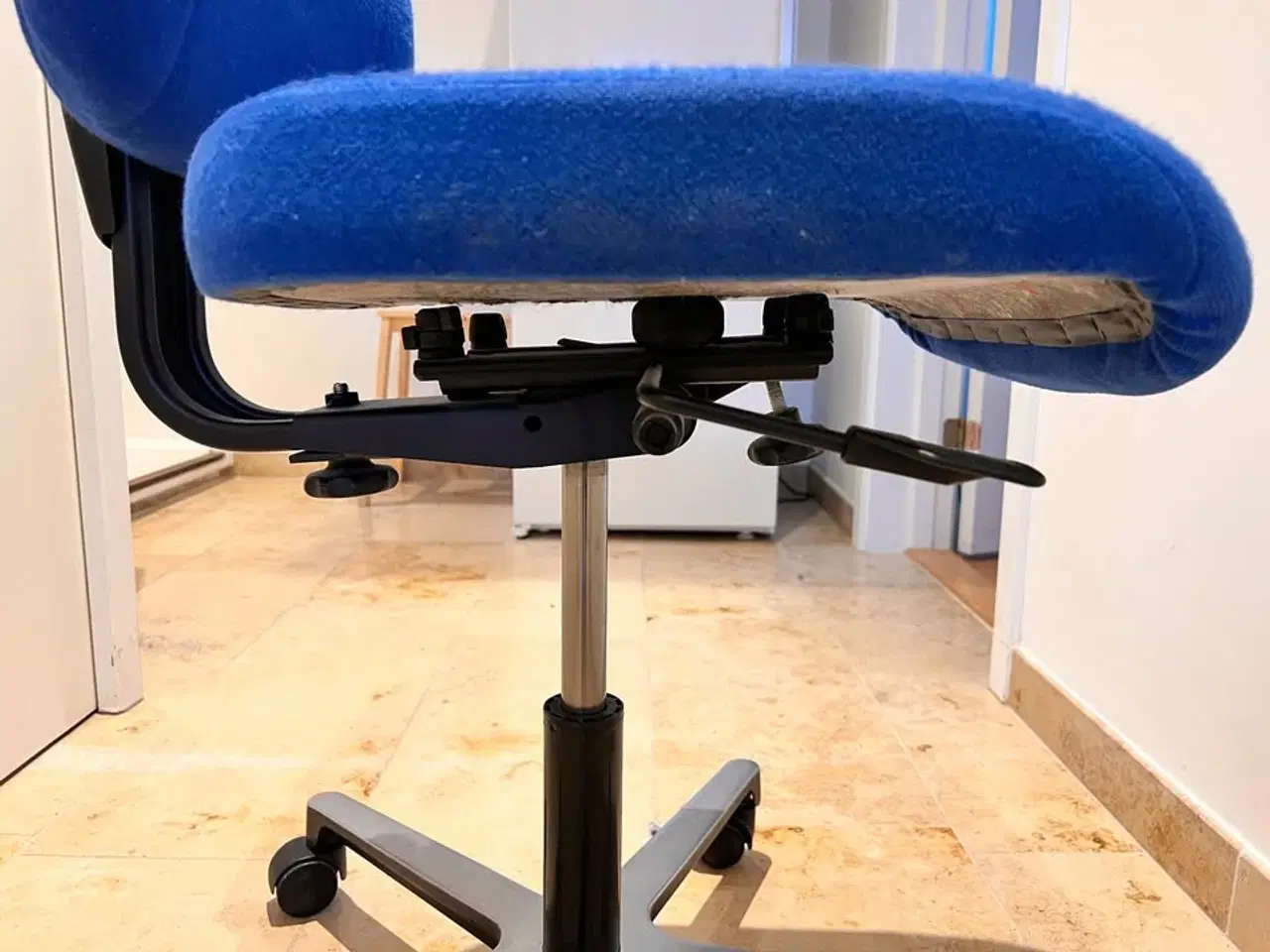 Billede 3 - Ergonomisk kontorstol fra Kinnarps – høj kvalitet