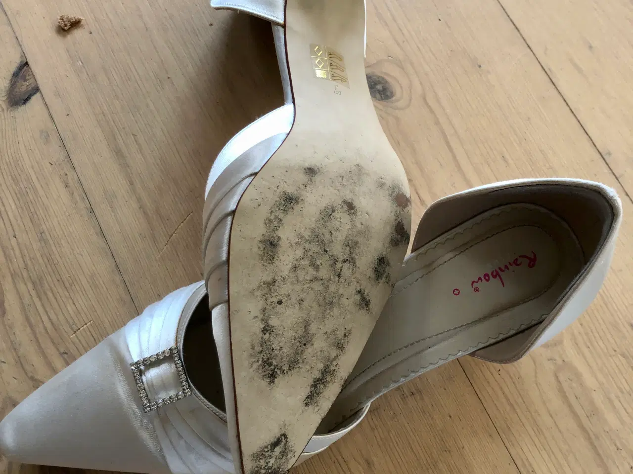 Billede 18 - Lilly brudekjole str 50, slør og sko str 40