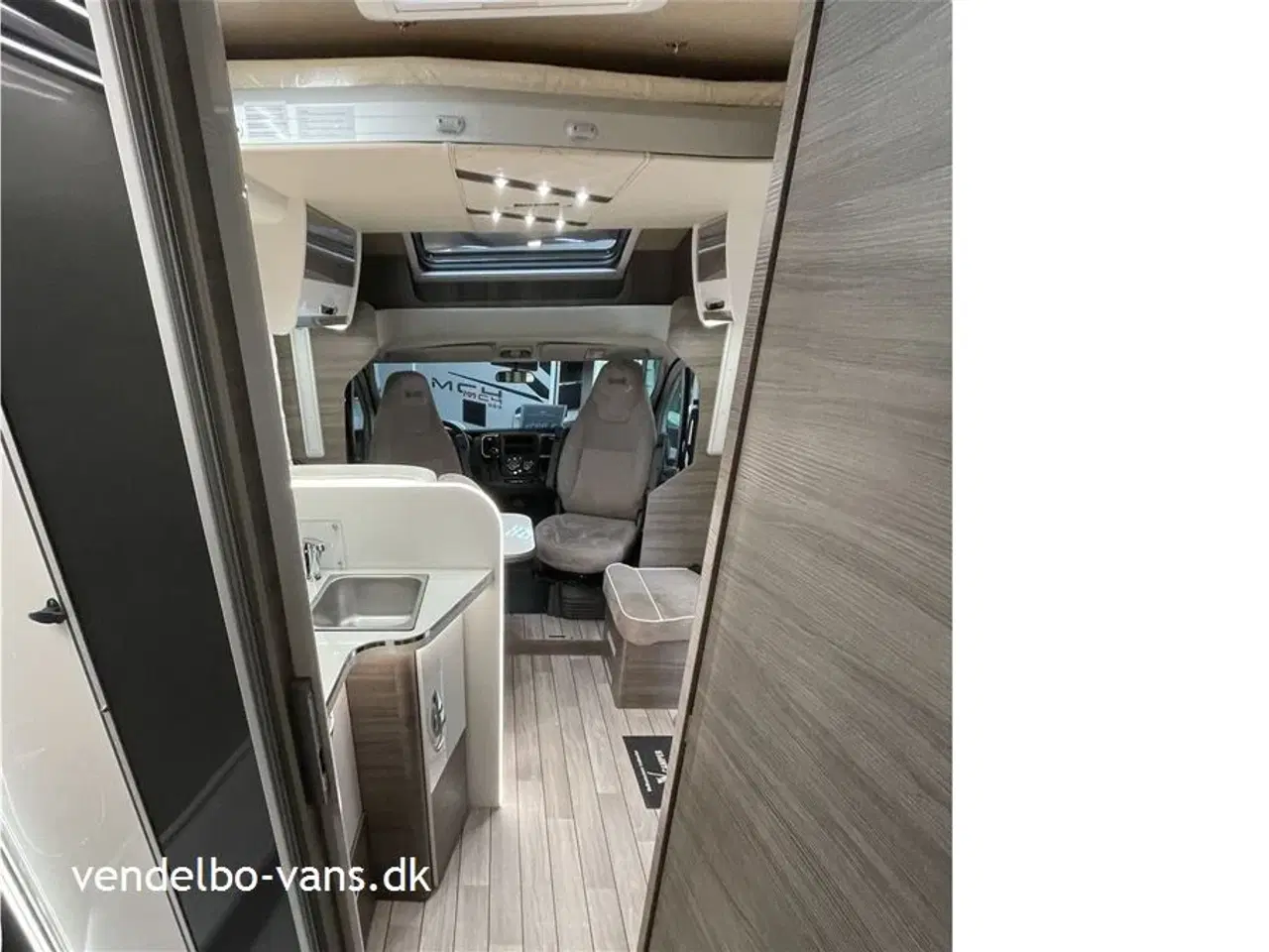 Billede 15 - 2025 - McLouis Mc4 873 G Enkeltseng og stor garage under - hæve/sænkeseng - Automatgear