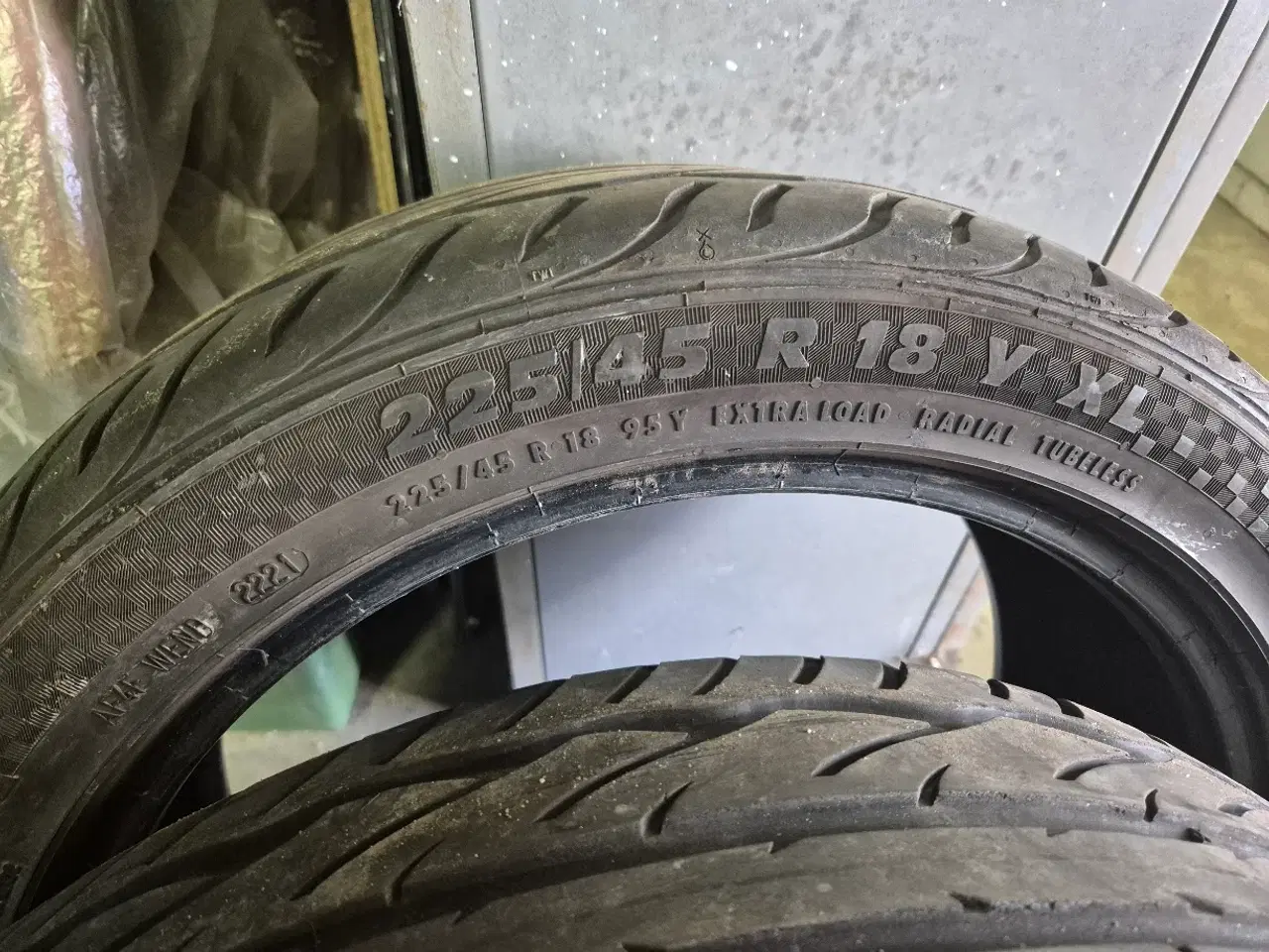 Billede 2 - 4 stk. sommerdæk  225/45R18YXL 