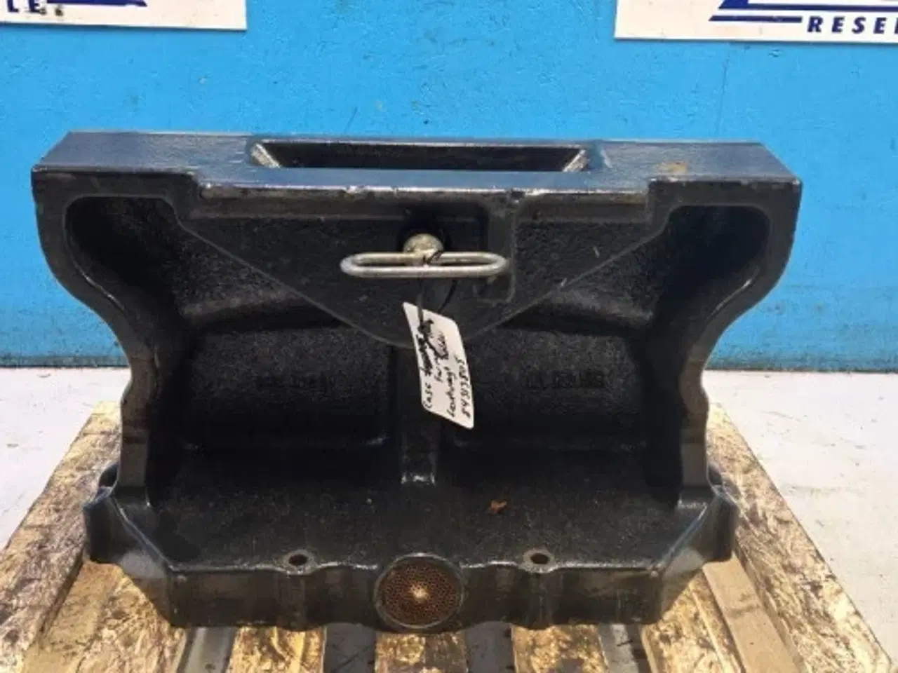 Billede 3 - Case Farmall 115C Frontvægt Holder 84313805