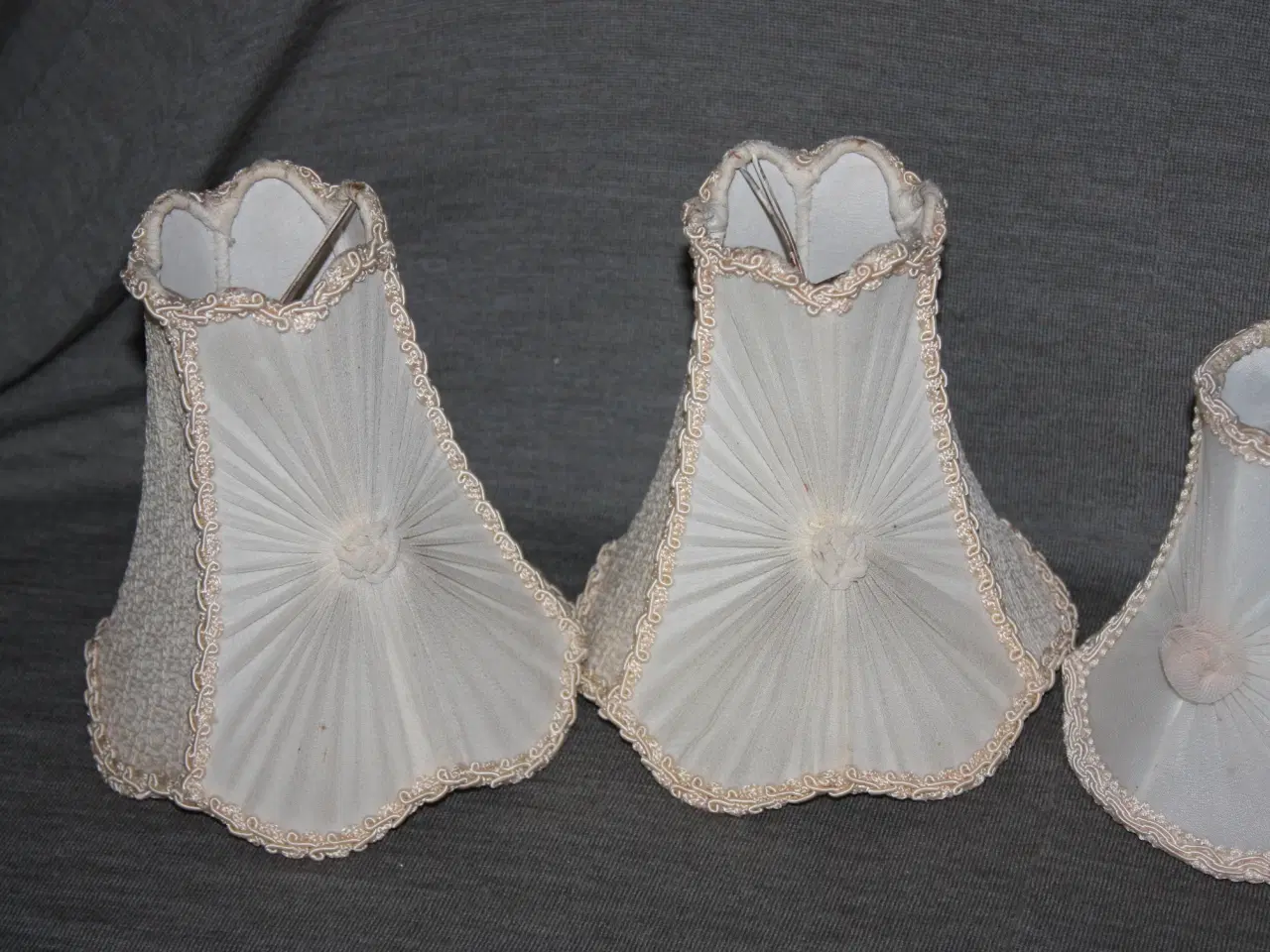 Billede 2 - Lampeskærm Højde 11,5 cm og 15,5 cm sæt pris 100 k