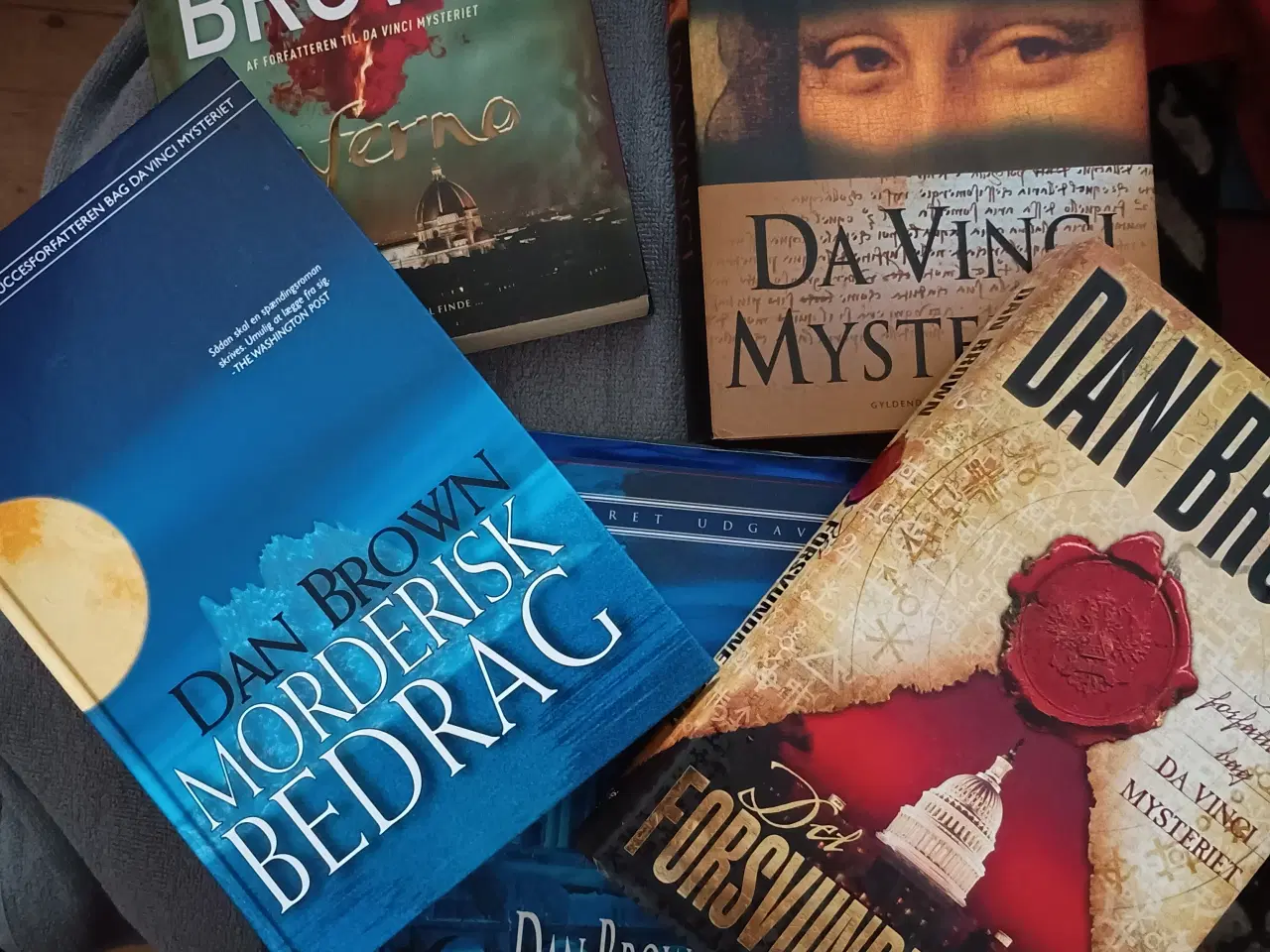 Billede 1 - Dan Brown bøger.