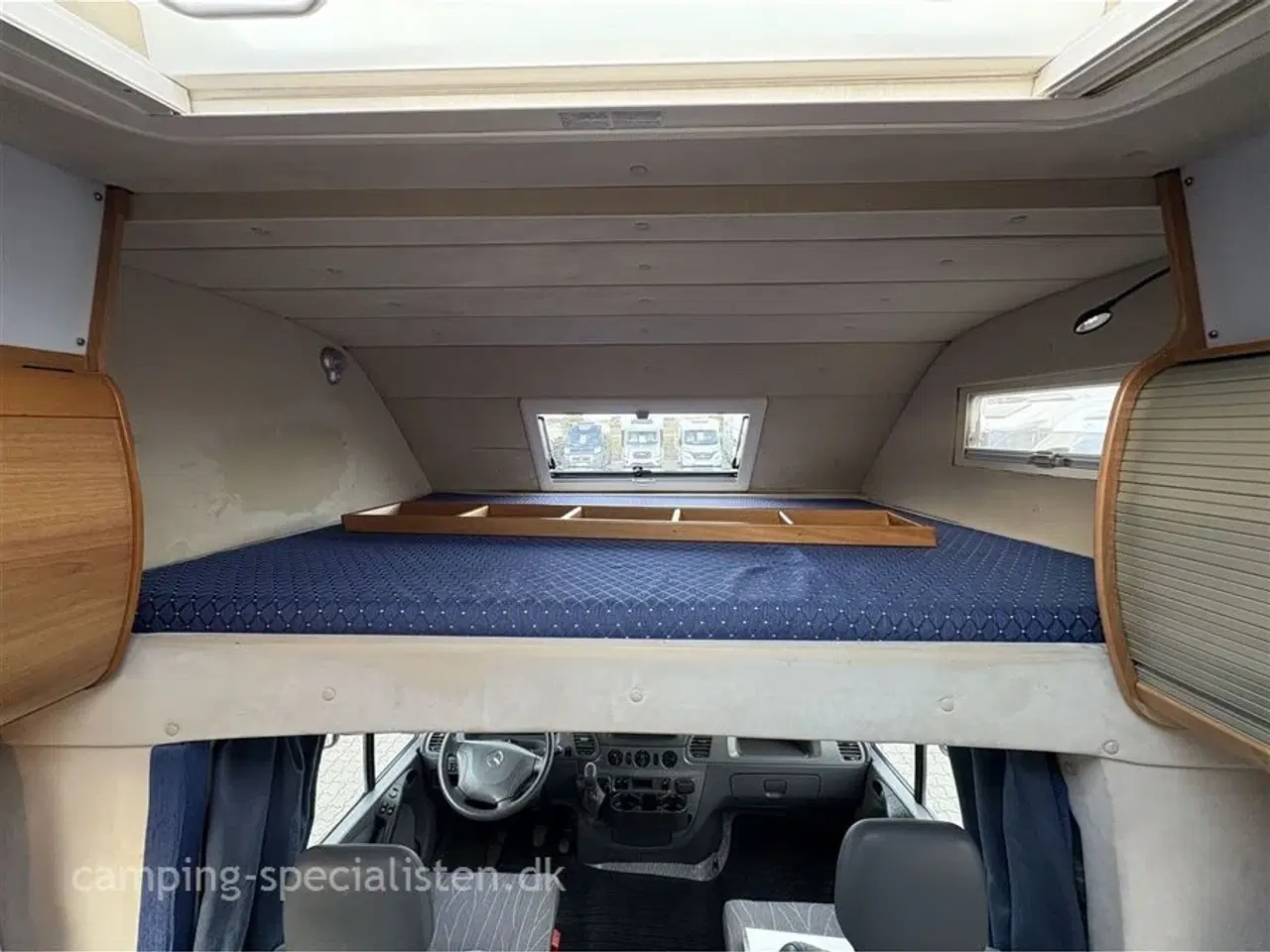 Billede 6 - 2003 - Arca Mercedes Benz Alkove   Arca Mercedes-Benz Alkove 2003 - Se den nu hos Camping-Specialisten.dk