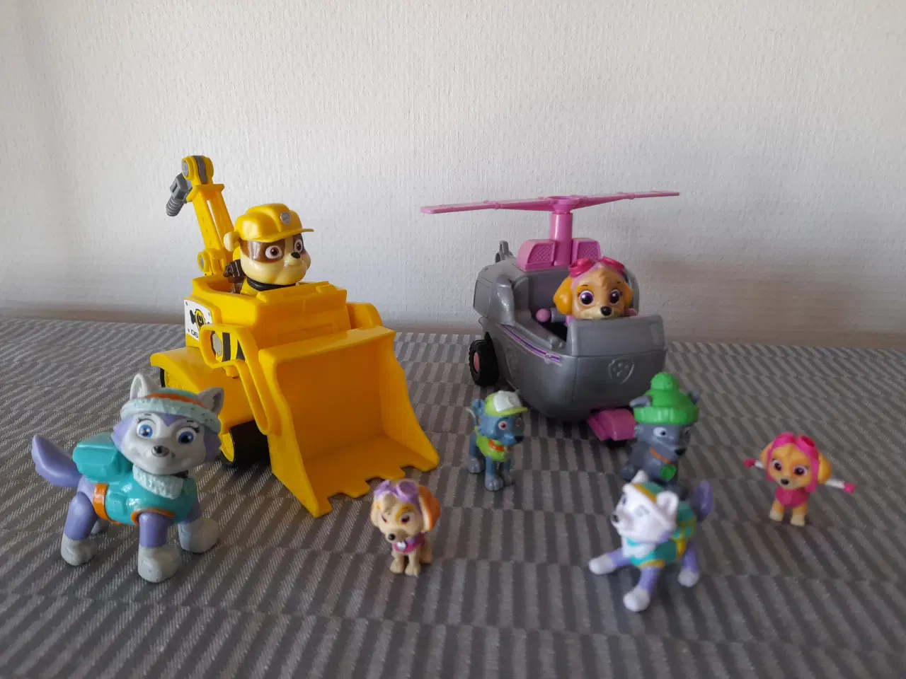 Billede 4 - Paw Patrol figurer og køretøjer