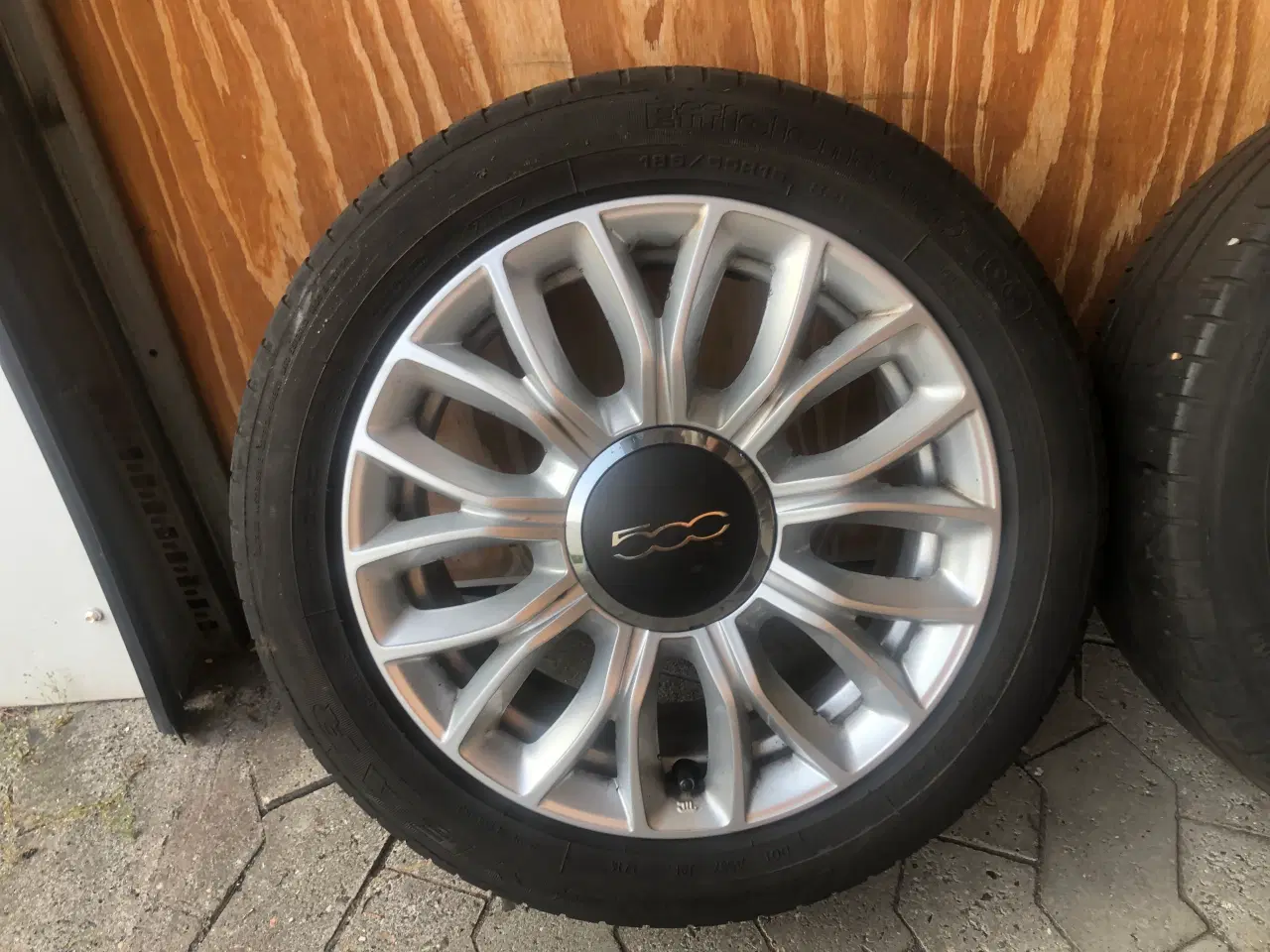 Billede 2 - Fiat 500 Lounge fælge & Goodyear dæk