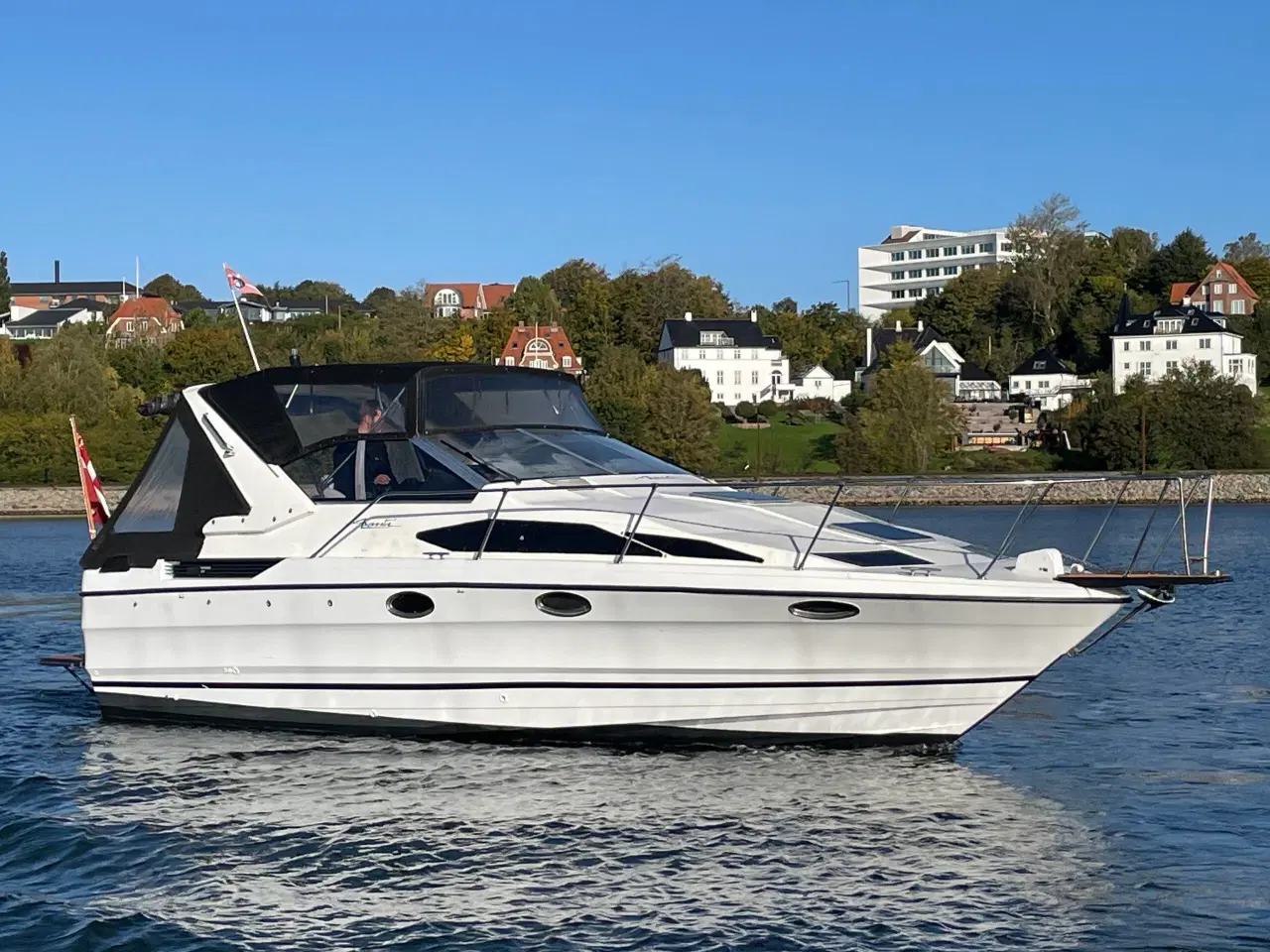 Billede 1 - Bayliner 2955 Avanti med 8,2 L Mercruiser