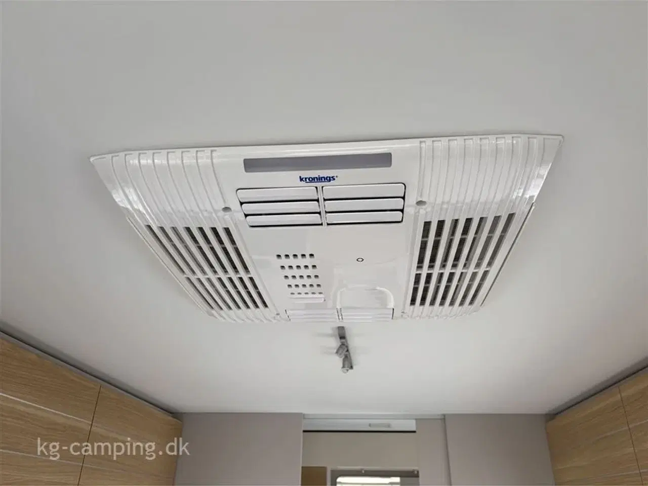 Billede 13 - 2021 - Adria Adora 572 UT Alde   Vognen fremtræder hysterisk velholdt og med lækkert udstyr.