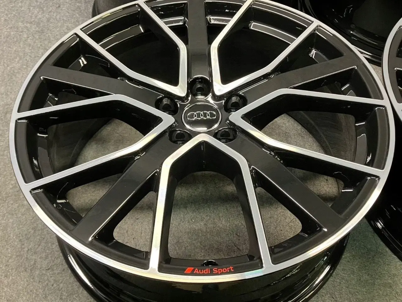 Billede 4 - ALUFÆLGE AUDI Q5 20"