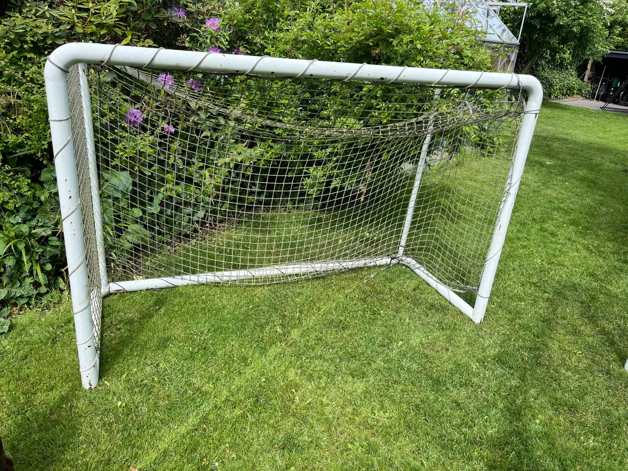 Billede 4 - 2 x metal fodboldmål t have - h:130 b:200 d:75cm