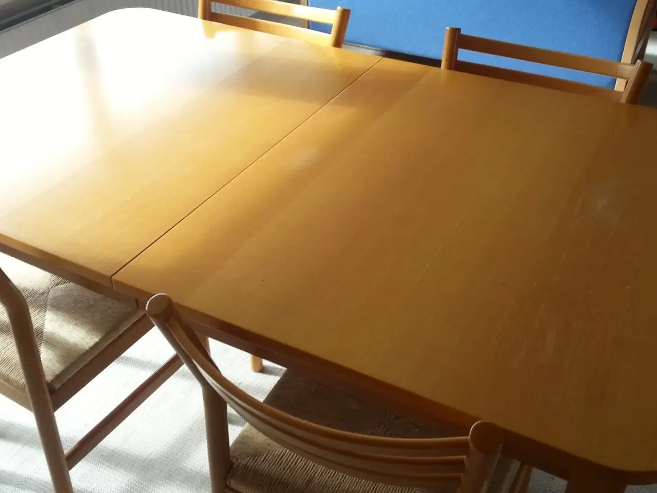 Billede 5 - Spisebord med 6 stole