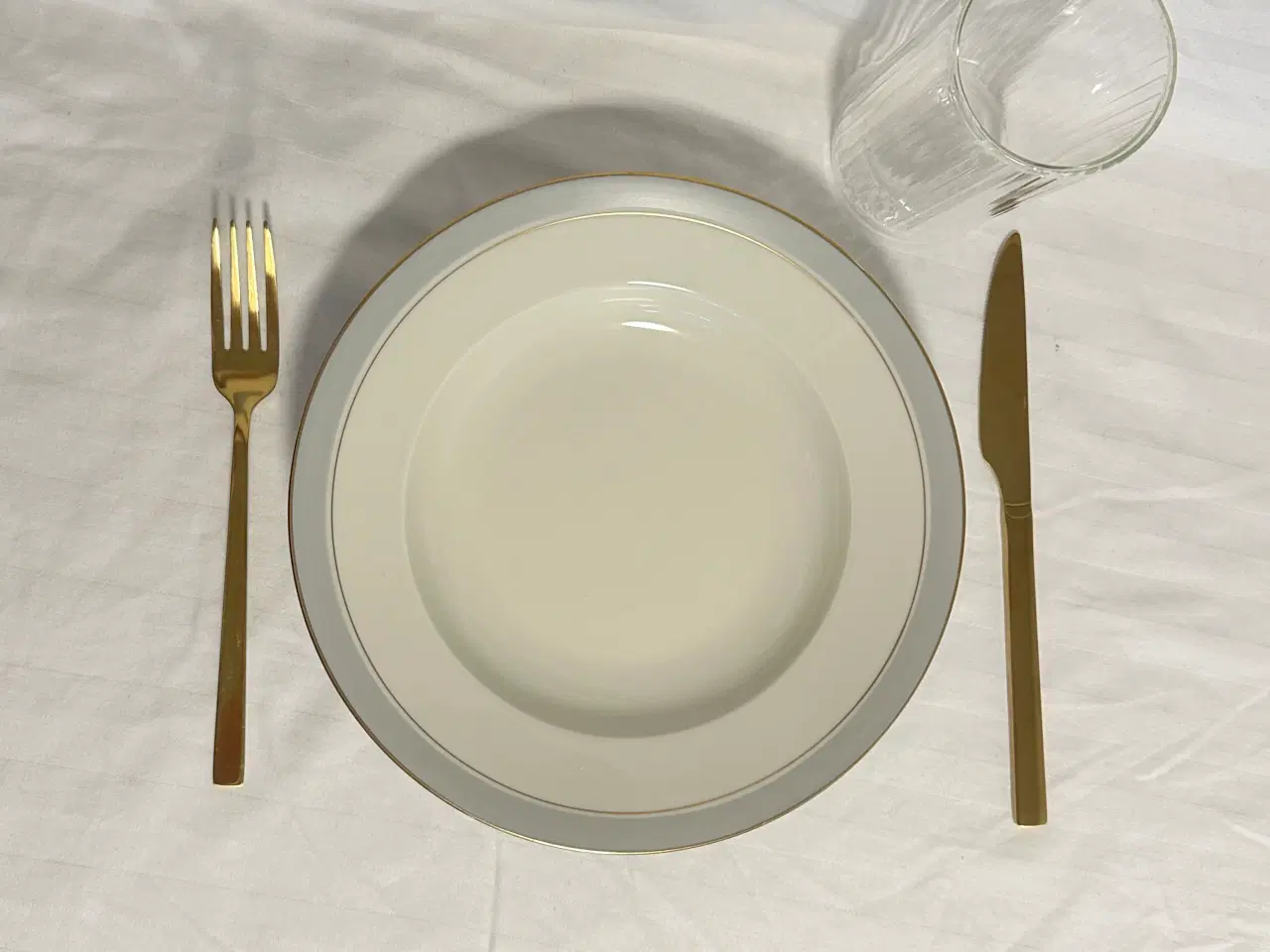 Billede 5 - 🤍 Vintage porcelænsstel med guldkant | Graasten x