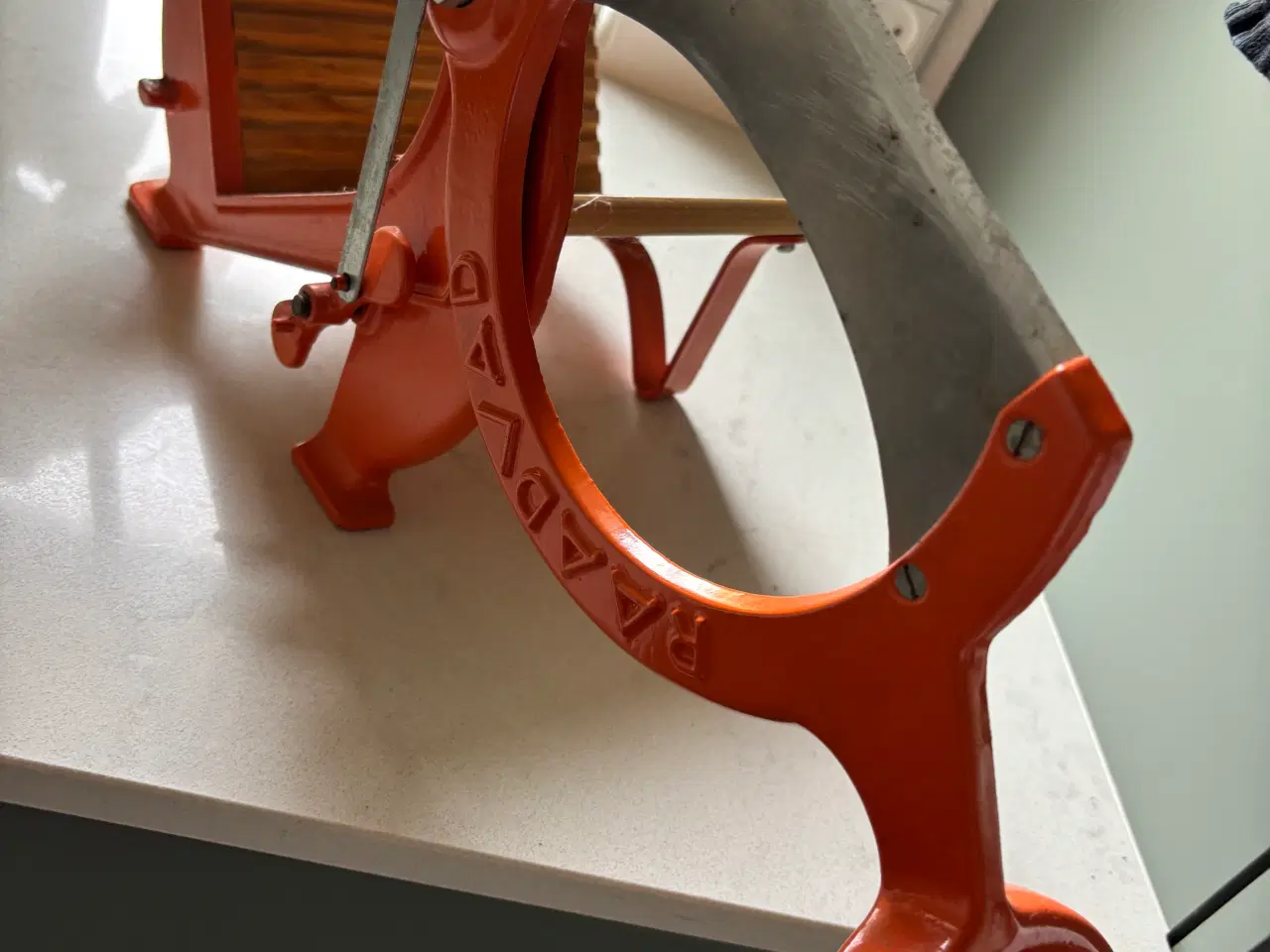 Billede 2 - Raadvad brødskærer Antik orange 