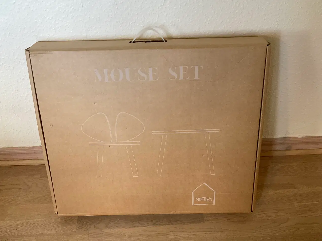 Billede 2 - Mouse Stol & Bord - Beige. Ubrugt, pris 800kr.