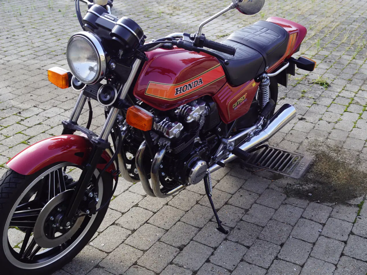 Billede 1 - Honda Cb 750 F total renoveret