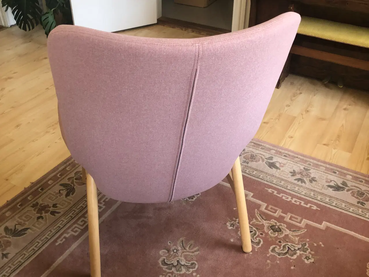 Billede 3 - Flot gl. rosa stol som er i fin stand.