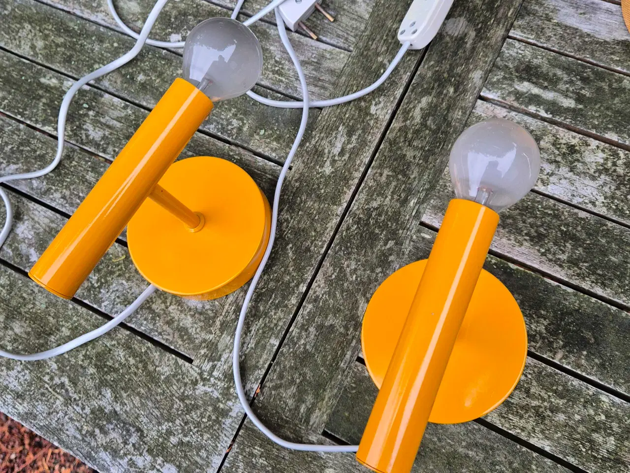 Billede 15 - Fine gule væglamper i dansk design