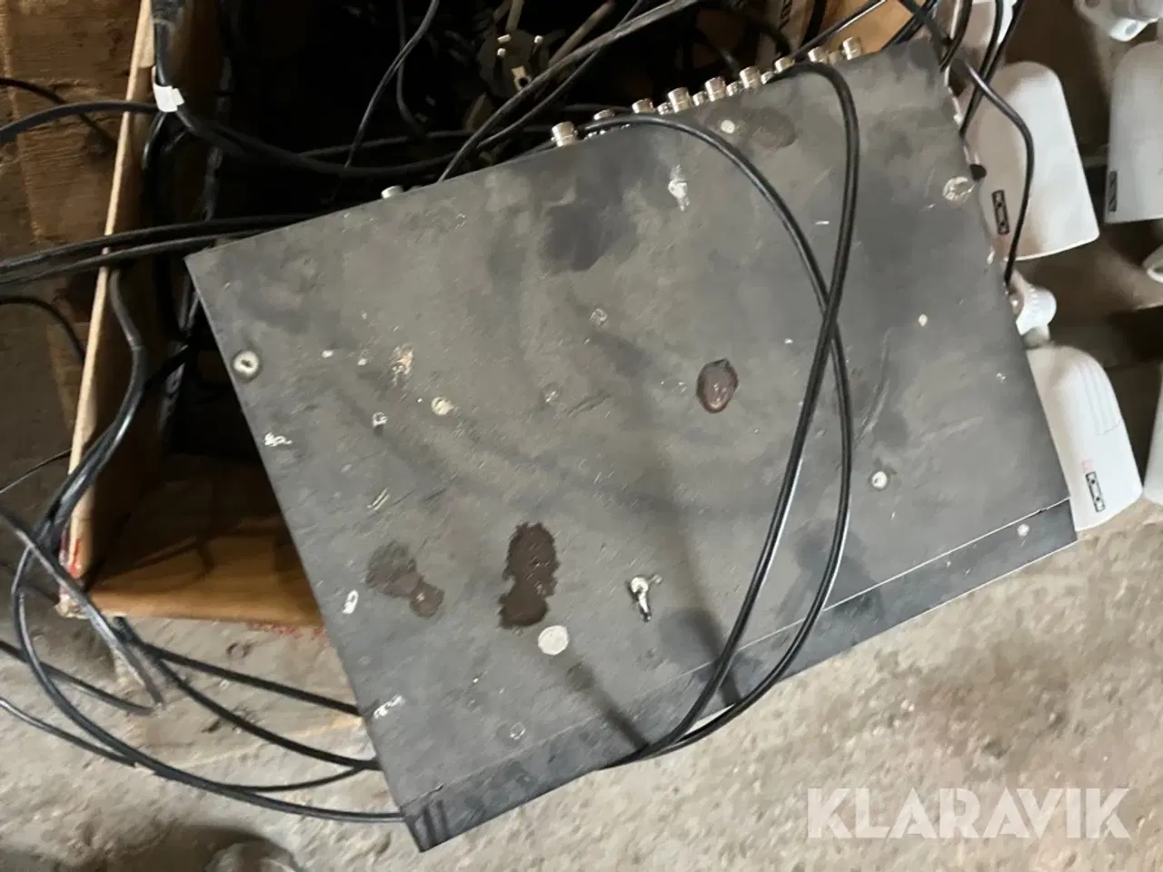 Billede 8 - Komplet overvågningssystem 8 kameraer, skærm og harddisk