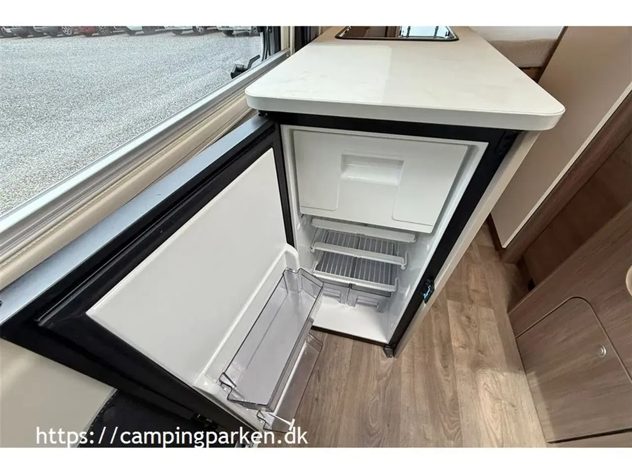 Billede 8 - 2024 - Carado CV600 Pro   Campervan på 6 meter, 9-trins automatgear, 140hk, anhængertræk og 2 solcellepaneler
