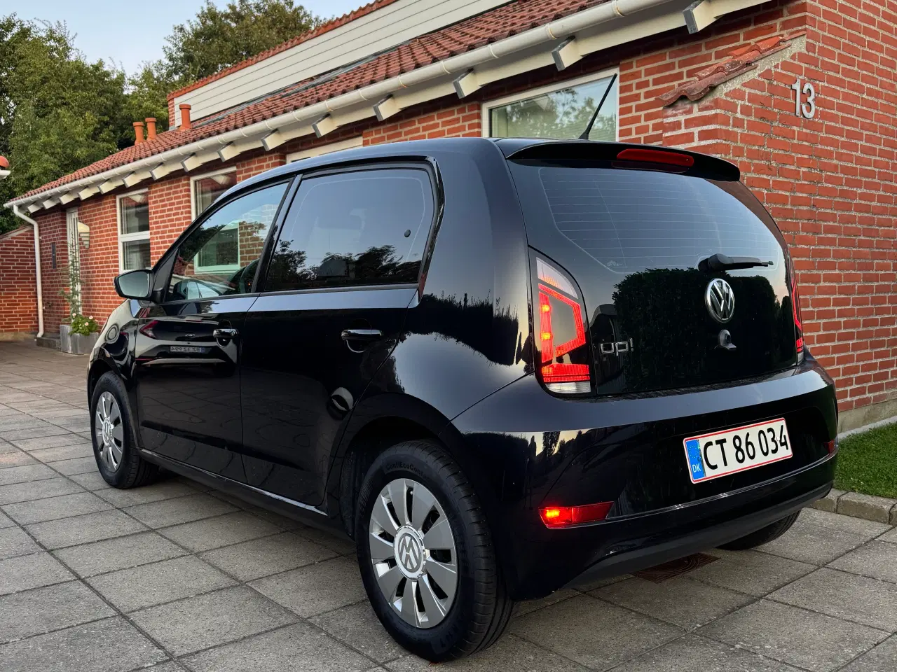 Billede 2 - Meget Velholdt Vw Up 2017