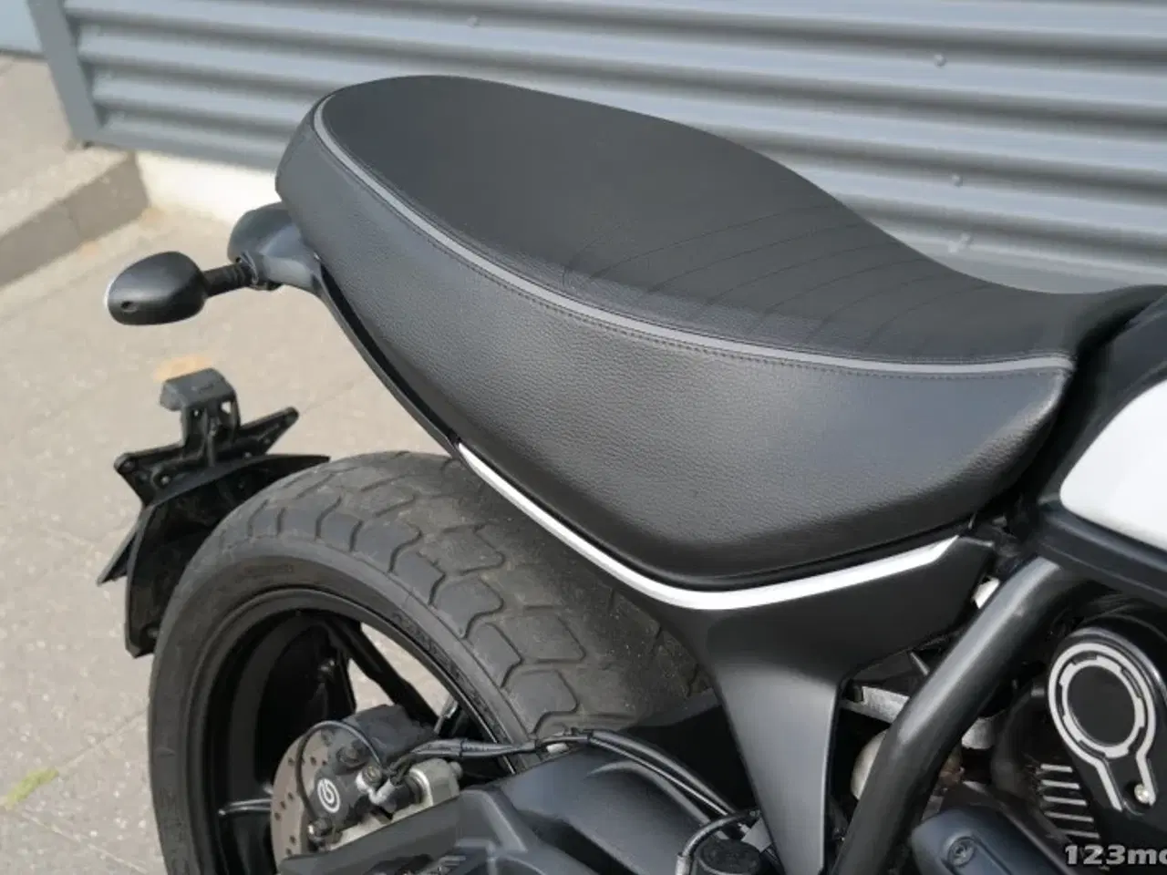 Billede 8 - Ducati Scrambler Icon Dark MC-SYD       BYTTER GERNE