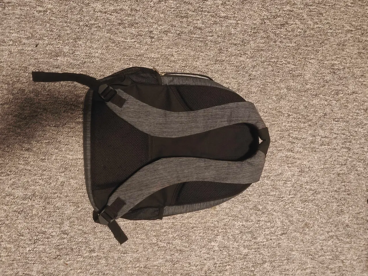 Billede 2 - Fin Rygsæk Sælges