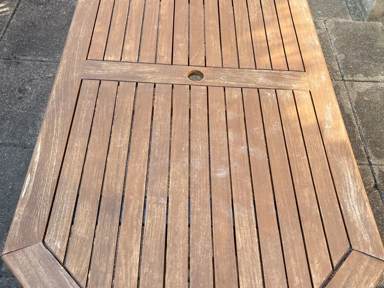 Billede 3 - Havebord  i træ